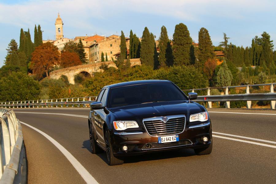  Lancia Thema 2011 года  (фото 76 из 77)
